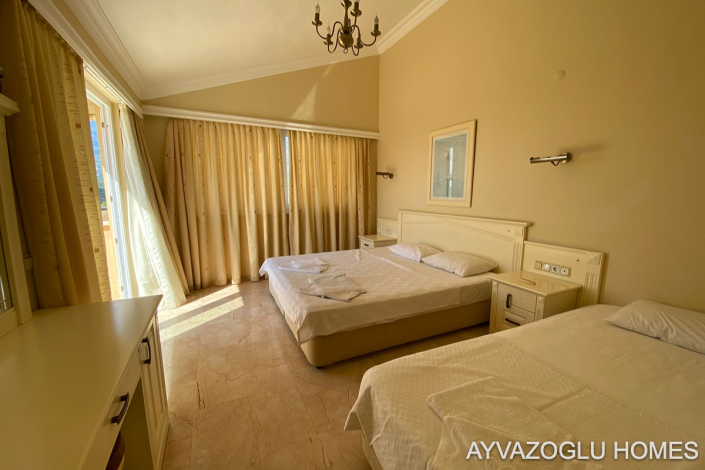 Image No.10-2 Bed Villa for sale