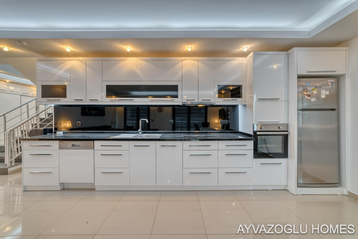 Image No.8-4 Bed Apartment for sale