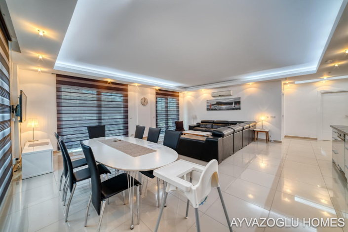 Image No.29-4 Bed Apartment for sale