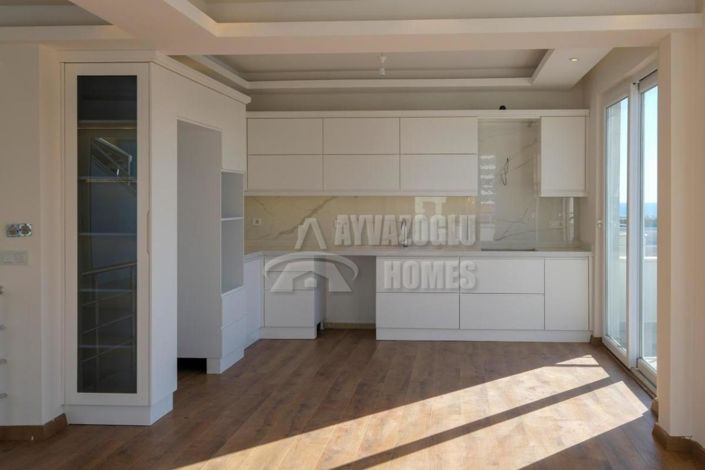Image No.10-3 Bed Apartment for sale