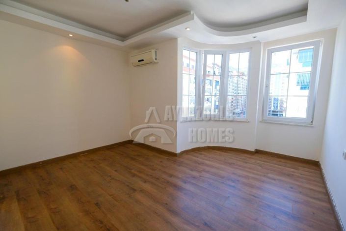 Image No.18-3 Bed Apartment for sale