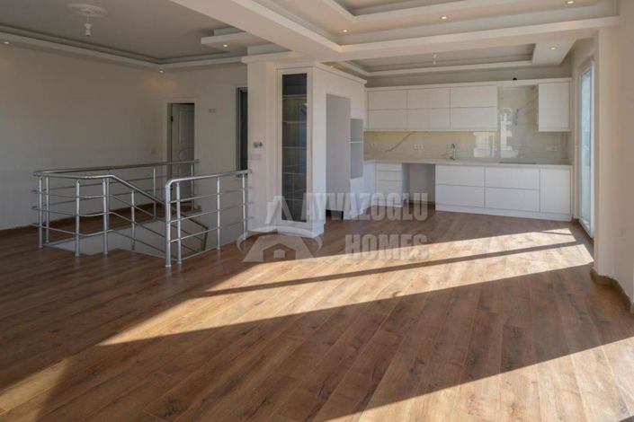 Image No.9-3 Bed Apartment for sale
