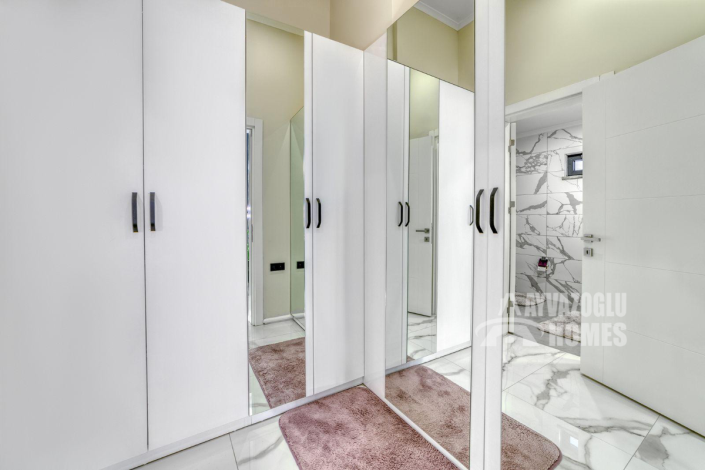 Image No.12-2 Bed Apartment for sale