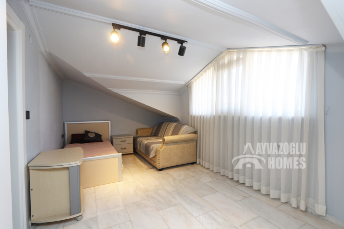 Image No.14-4 Bed Duplex for sale