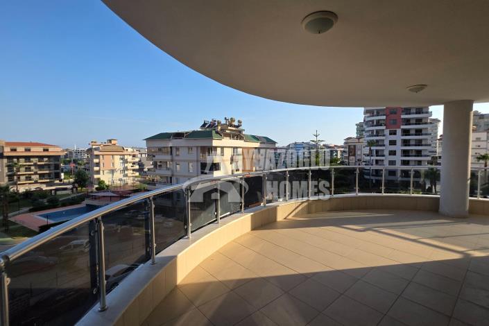 Image No.23-4 Bed Apartment for sale