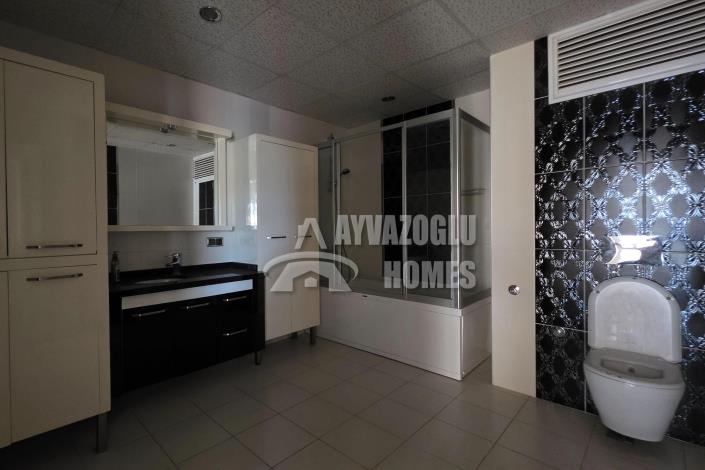 Image No.24-4 Bed Apartment for sale