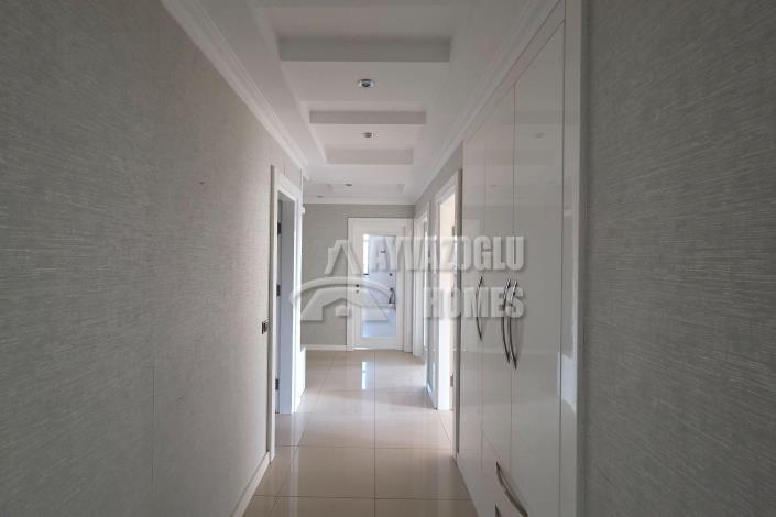 Image No.28-4 Bed Apartment for sale