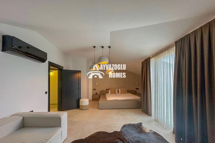 Image No.17-4 Bed Apartment for sale