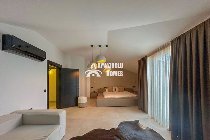 Image No.19-4 Bed Apartment for sale
