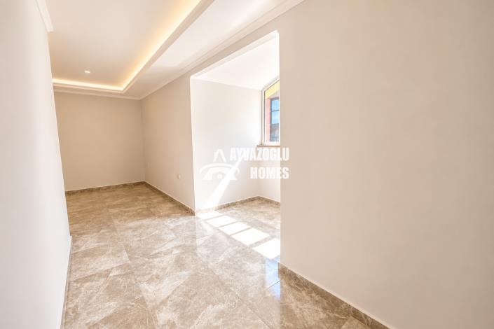 Image No.14-5 Bed Apartment for sale