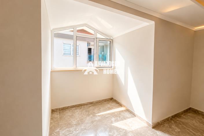 Image No.18-5 Bed Apartment for sale