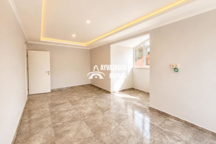 Image No.4-Appartement de 5 chambres à vendre à Cikcilli