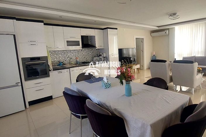Image No.9-3 Bed Apartment for sale