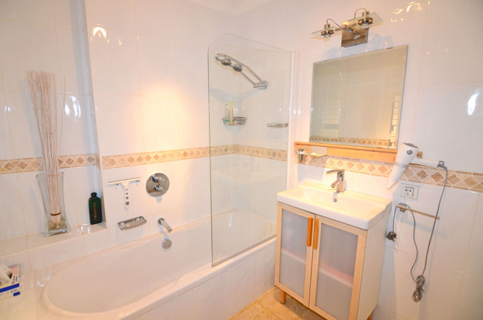 Image No.15-3 Bed House for sale