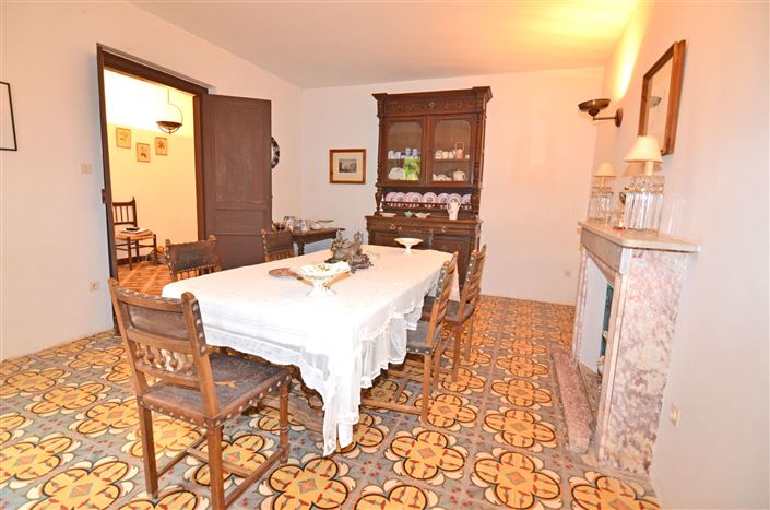 Image No.8-6 Bed House for sale