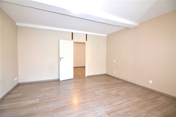 Image No.12-2 Bed House for sale