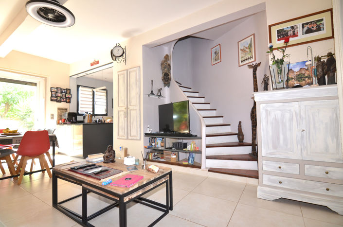 Image No.6-4 Bed House for sale