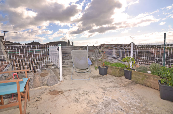 Image No.5-2 Bed House for sale