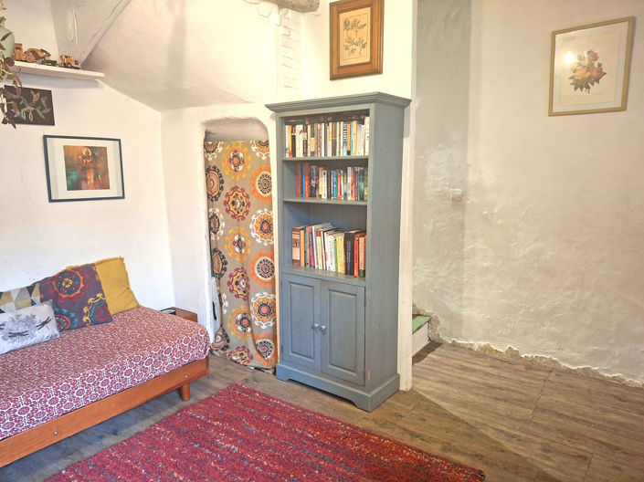 Image No.18-2 Bed House for sale