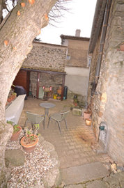 1355cacourtyard2