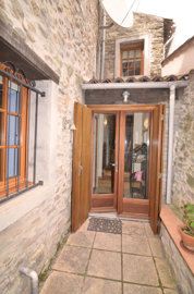 1355caentrancecourtyard
