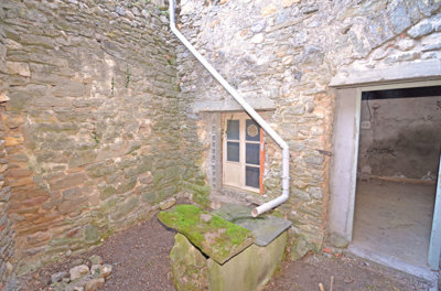 1350cabarnandgardenwithwell