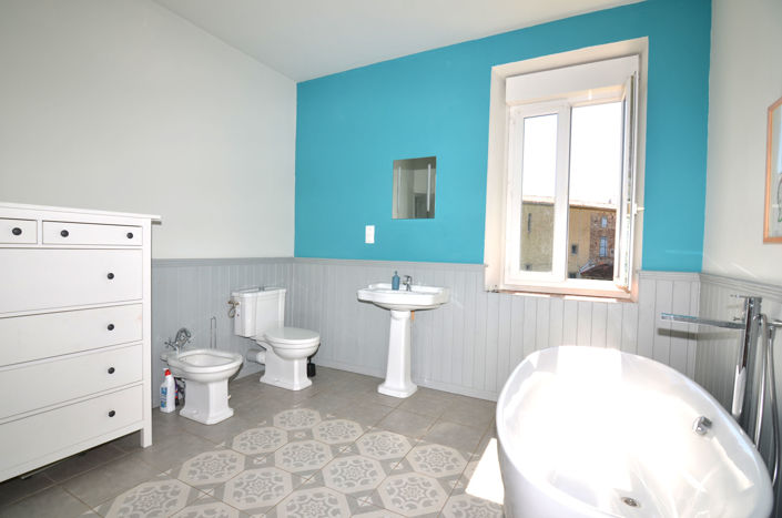 Image No.21-4 Bed House for sale