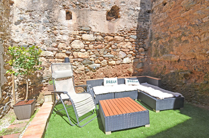 Image No.1-2 Bed House for sale