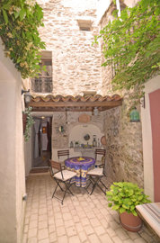 1363cacourtyard