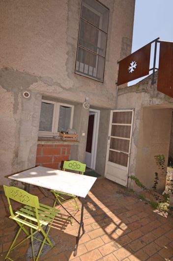 Image No.1-2 Bed House for sale