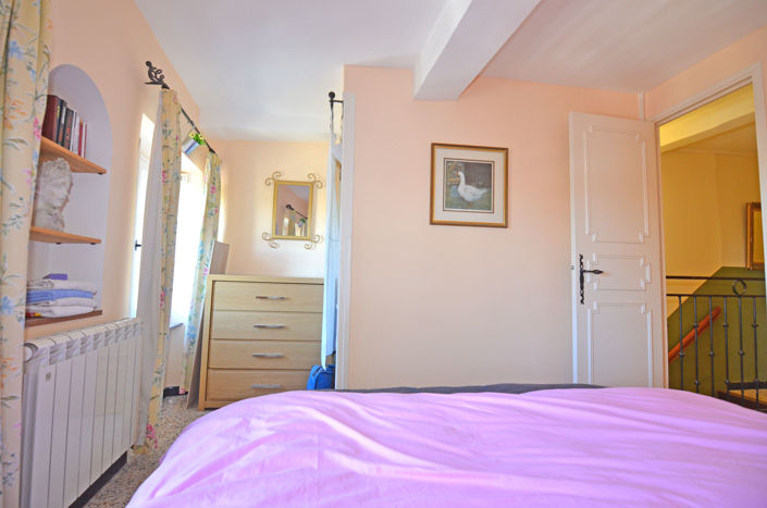 Image No.24-3 Bed House for sale