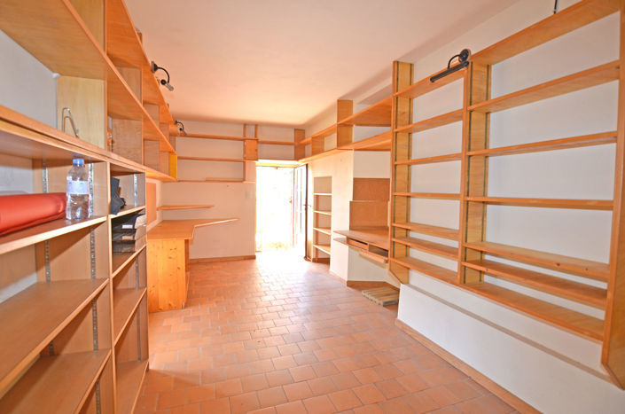 Image No.17-3 Bed House for sale