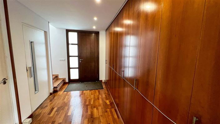 Image No.2-4 Bed Villa for sale