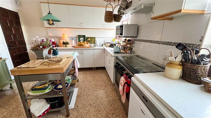 Image No.9-6 Bed Villa for sale