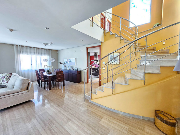 Image No.3-4 Bed Townhouse for sale