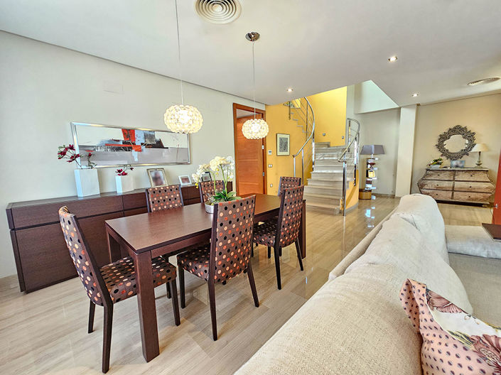 Image No.6-4 Bed Townhouse for sale