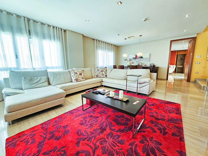 Image No.7-4 Bed Townhouse for sale