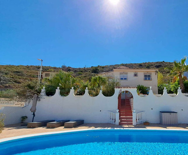 Image No.8-5 Bed Villa for sale