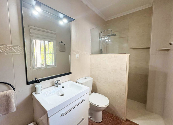 Image No.10-7 Bed Villa for sale