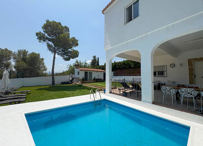 Image No.3-7 Bed Villa for sale