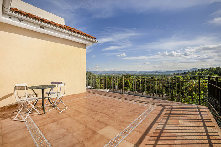 Image No.3-4 Bed Villa for sale