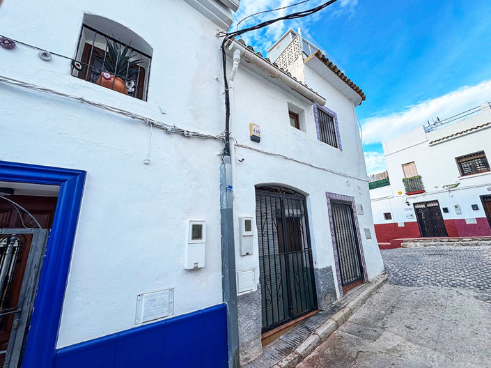 Image No.10-2 Bed Townhouse for sale