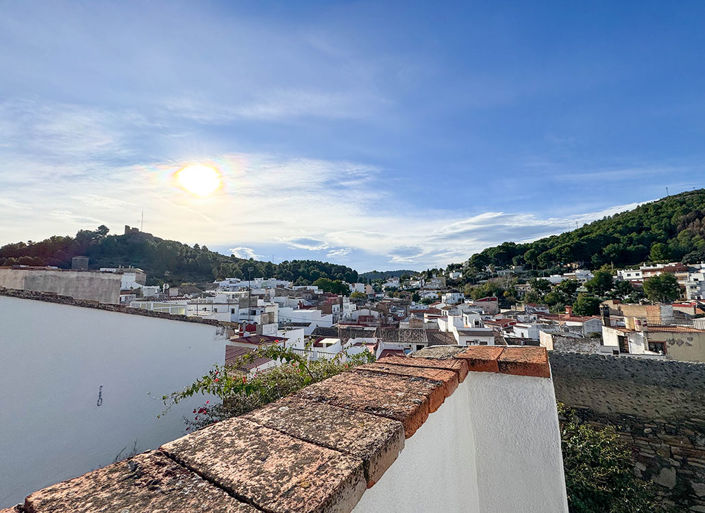 Image No.2-2 Bed Townhouse for sale