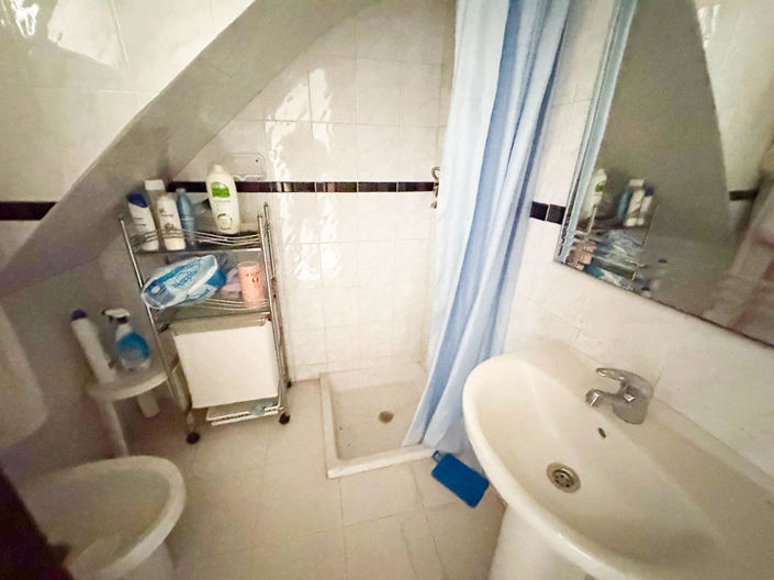 Image No.8-3 Bed Townhouse for sale