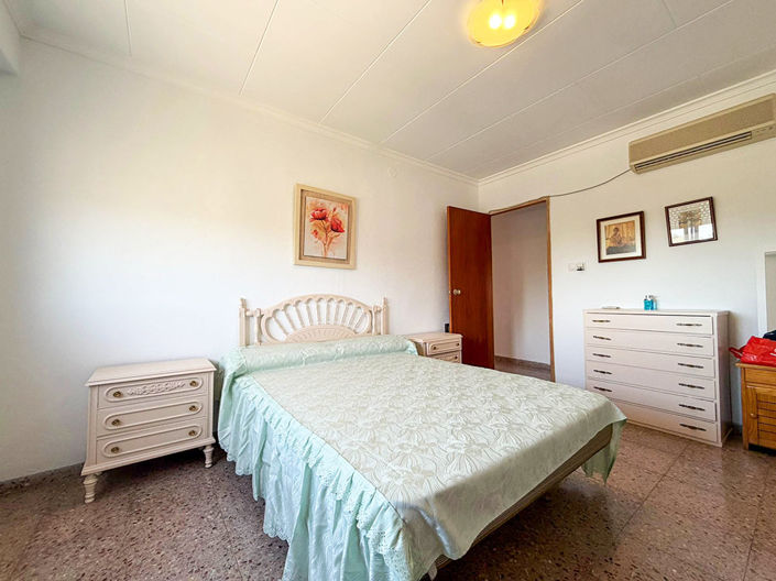 Image No.10-4 Bed Villa for sale