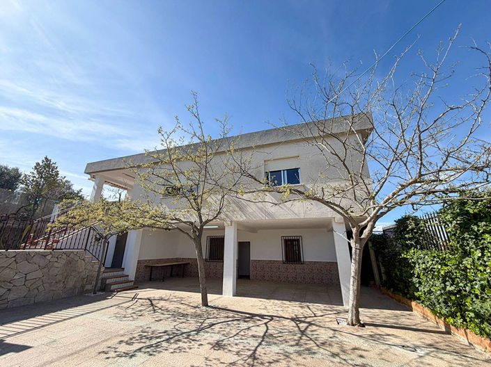 Image No.2-4 Bed Villa for sale