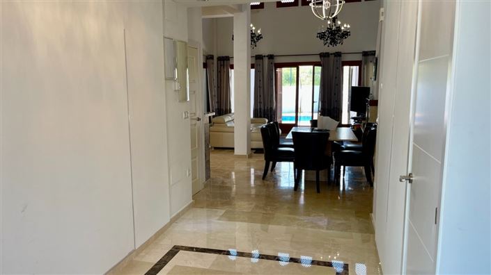 Image No.17-3 Bed Villa for sale