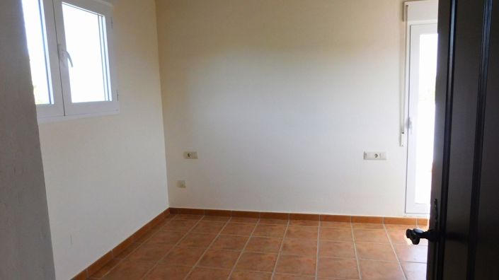 Image No.8-3 Bed Villa for sale