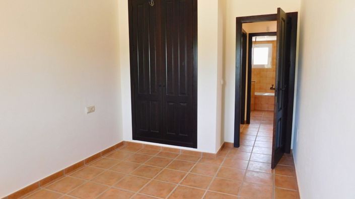 Image No.9-3 Bed Villa for sale