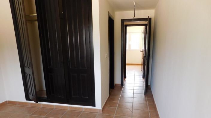 Image No.7-3 Bed Villa for sale